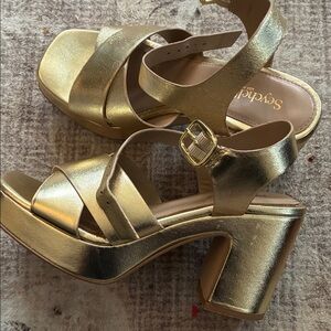 Seychelles Metallic Gold Platform Sandals